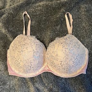 34DDD Victoria’s Secret Very Sexy Push Up Bra